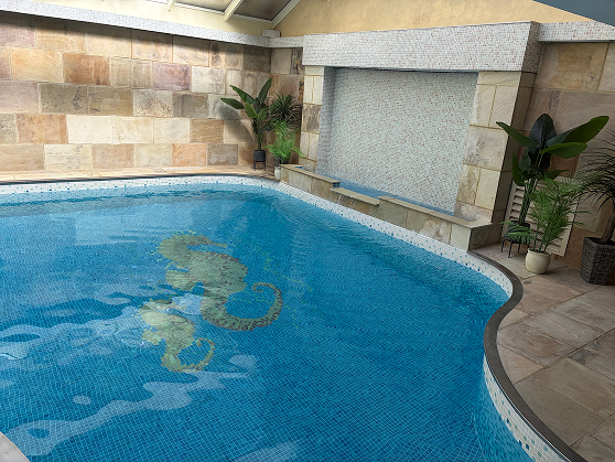 banner pool image